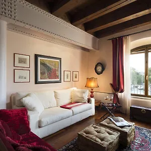  Apartment Molino Stucky Flat Italien